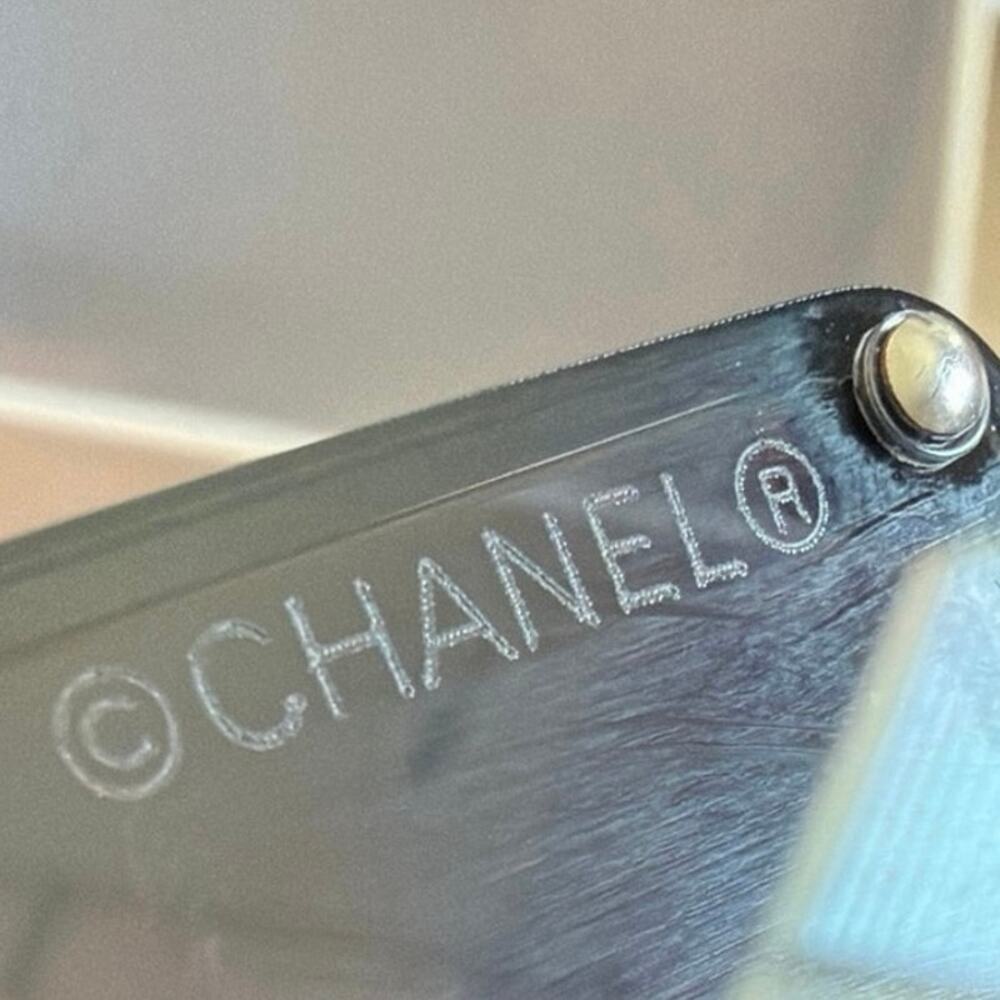 Chanel square sunglasses with case and box - Picture 10 of 10